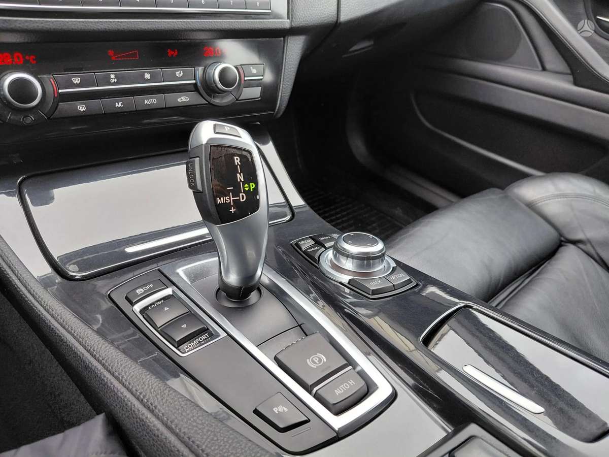 BMW 520 2013 — photo 13