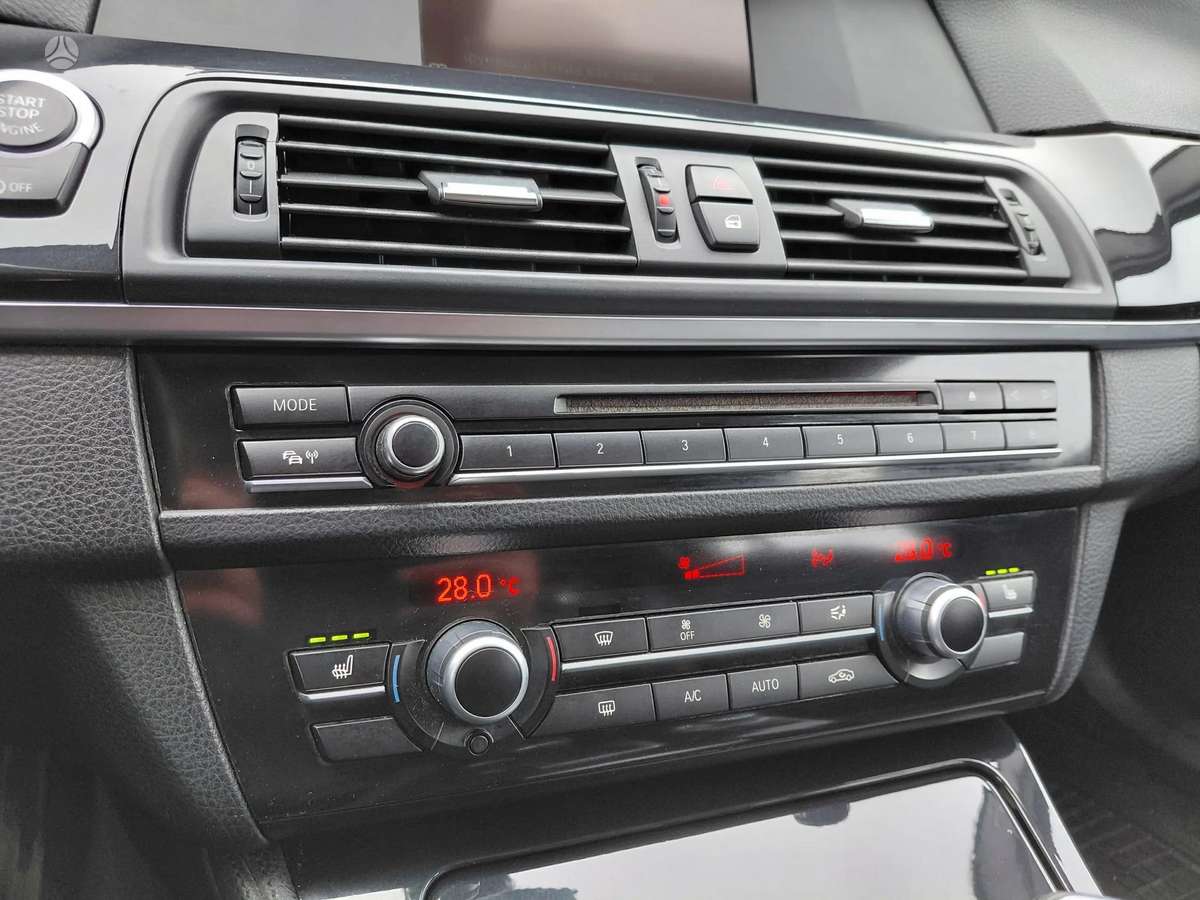 BMW 520 2013 — photo 14
