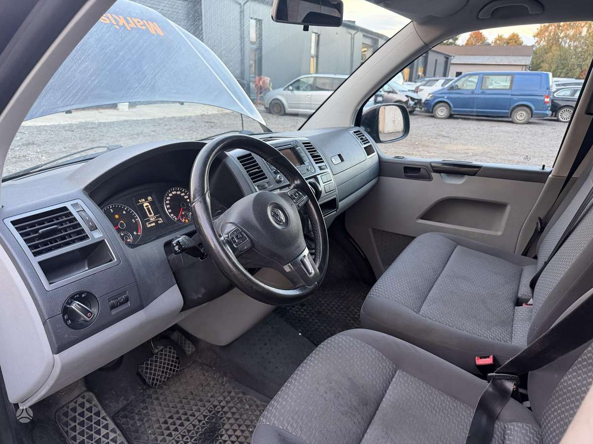 Volkswagen Transporter 2013 — photo 9