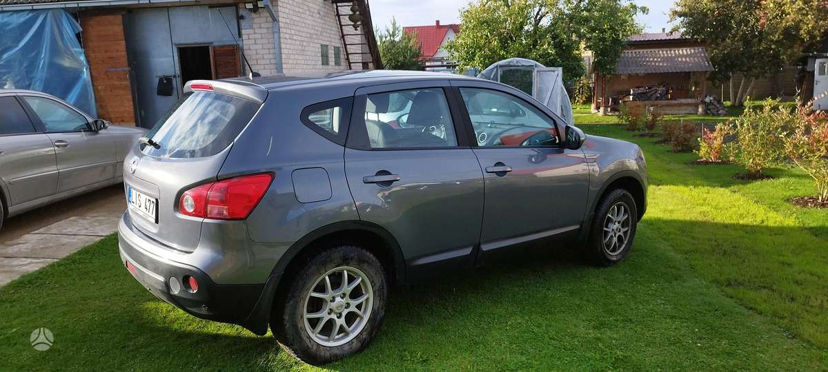 Nissan Qashqai 2010 — салон