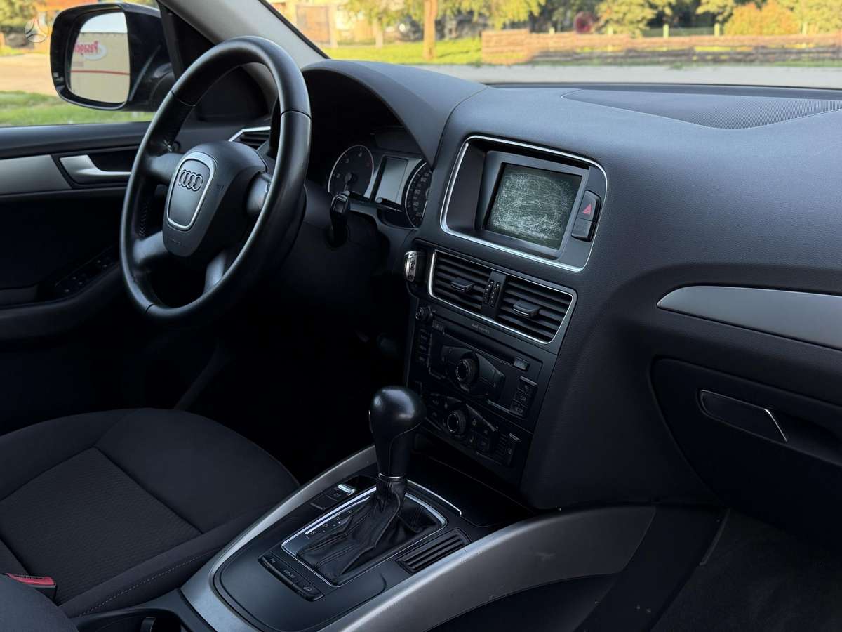 Audi Q5 2009 — photo 19