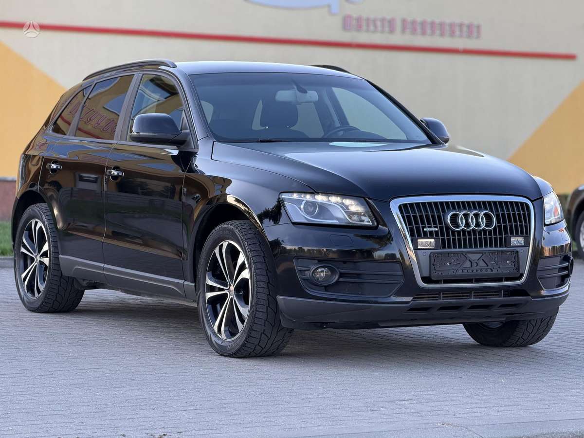 Audi Q5 2009 — interior