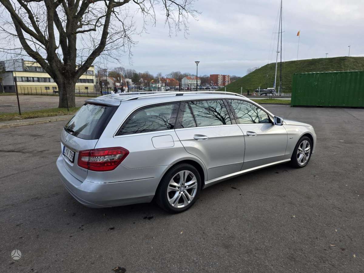 Mercedes-Benz E220 2011 — photo 5