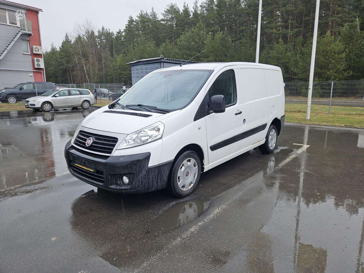 Fiat Scudo 2015 — rear view
