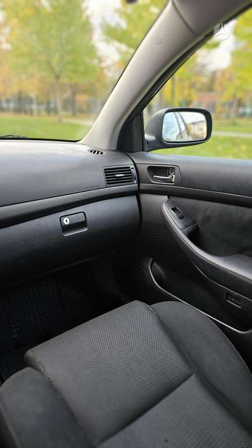 Toyota Avensis 2004 — photo 10