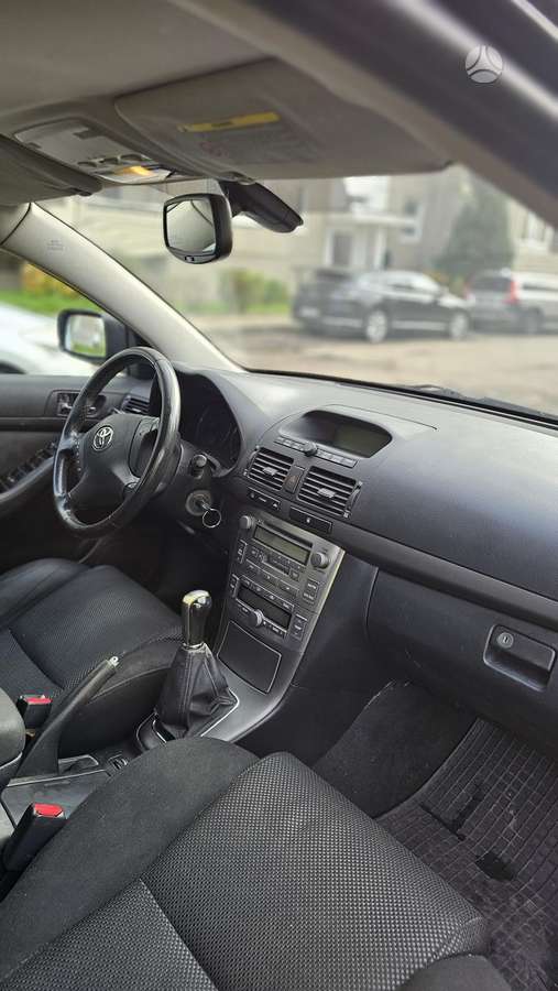 Toyota Avensis 2004 — photo 11