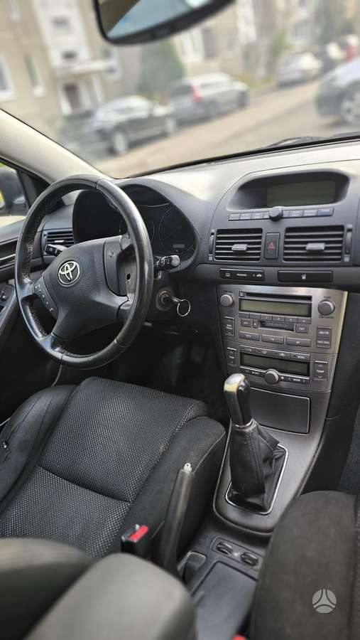 Toyota Avensis 2004 — photo 12
