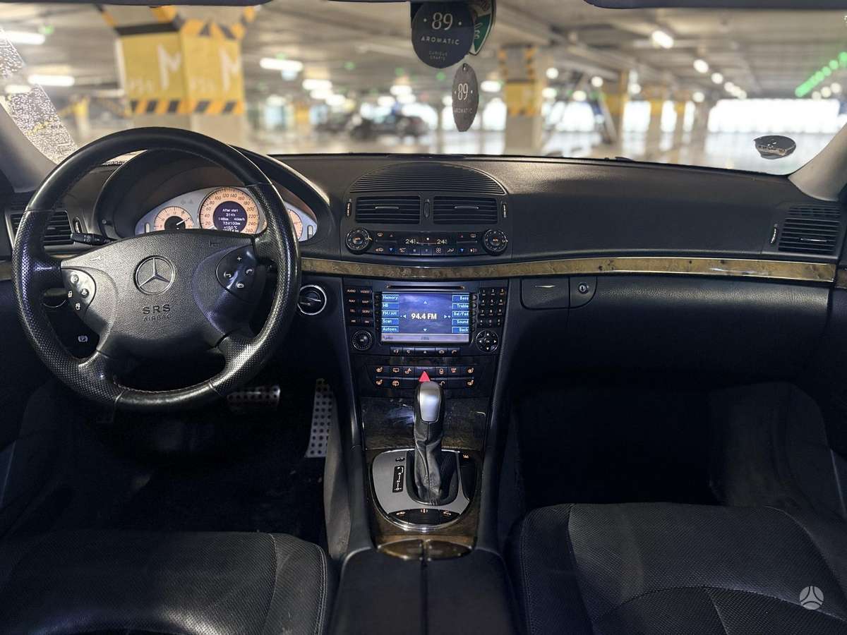 Mercedes-Benz E320 2004 — photo 14
