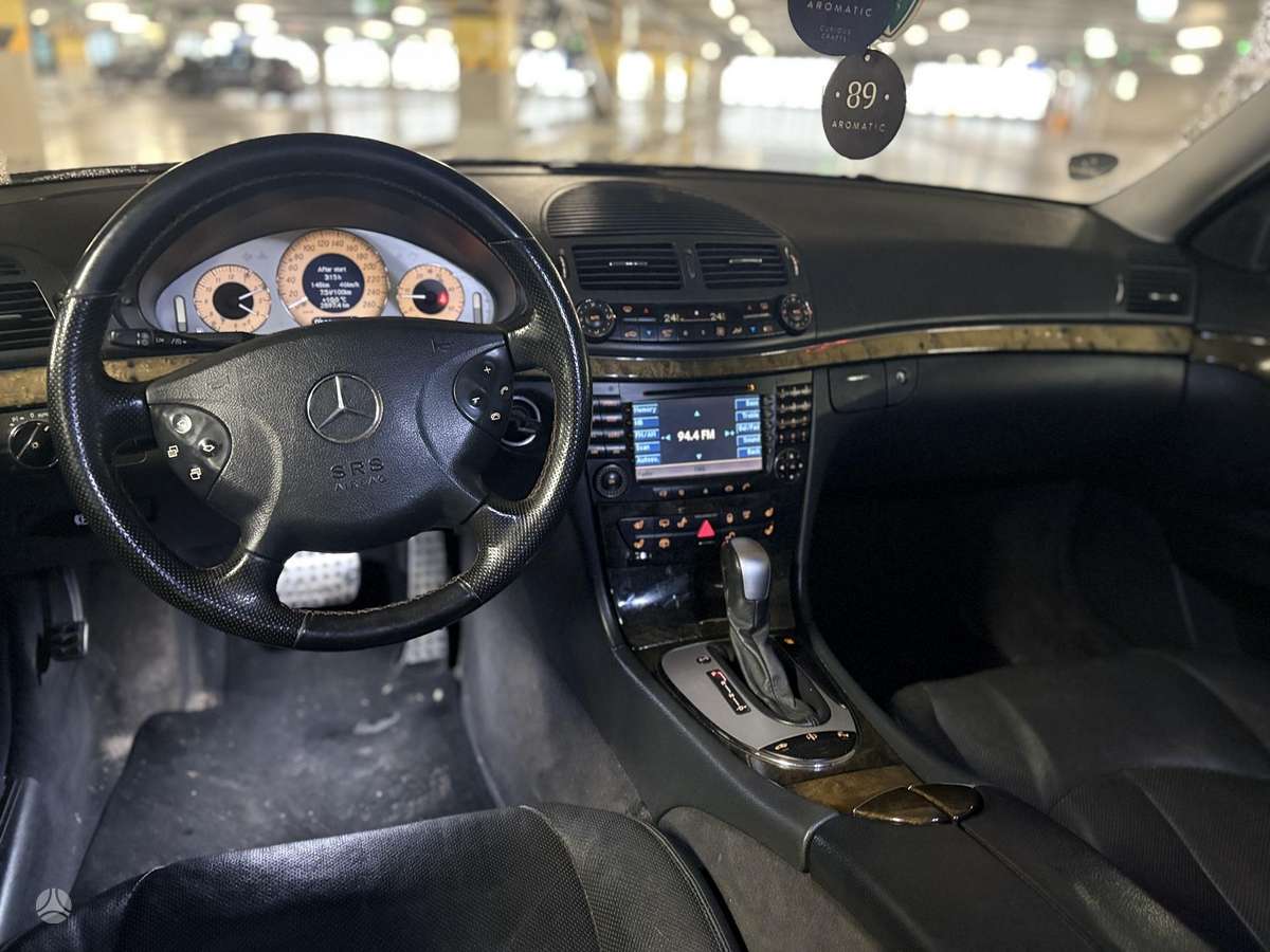 Mercedes-Benz E320 2004 — photo 15