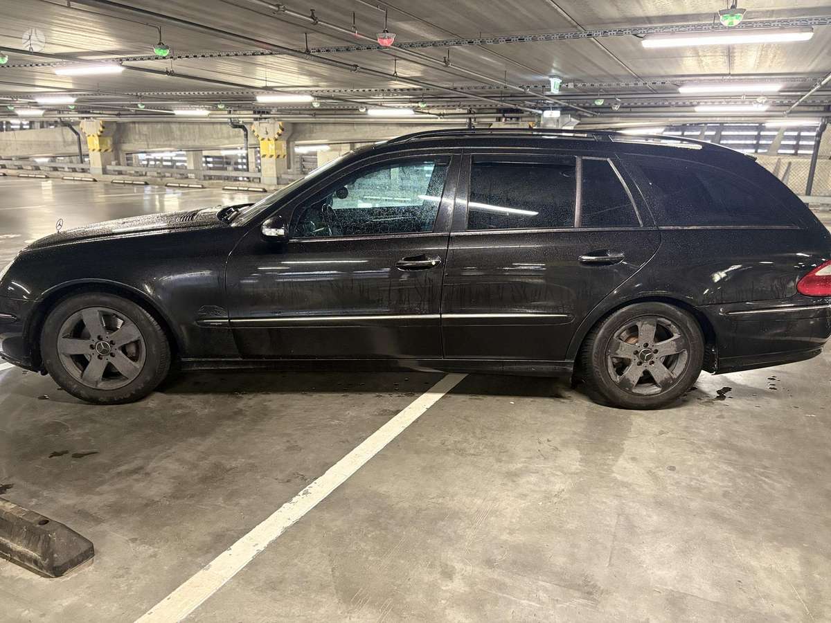 Mercedes-Benz E320 2004 — engine 3222 cm³, 204 HP (150kW)