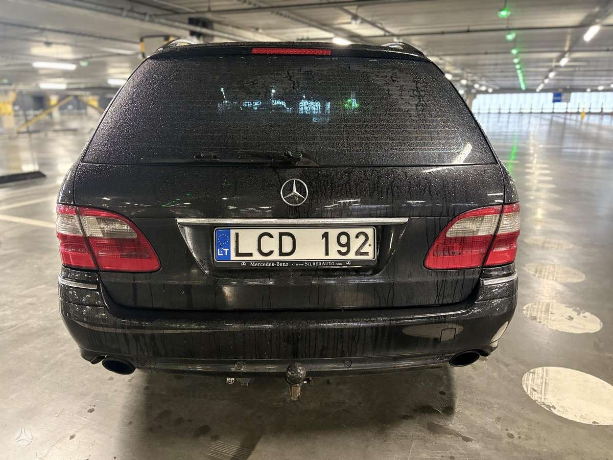 Mercedes-Benz E320 2004 — photo 6