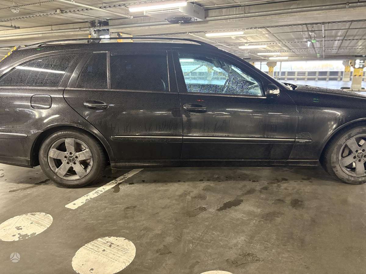 Mercedes-Benz E320 2004 — photo 8