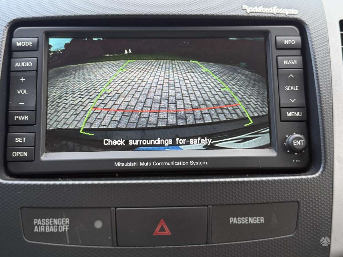 Mitsubishi Outlander 2012 — photo 10