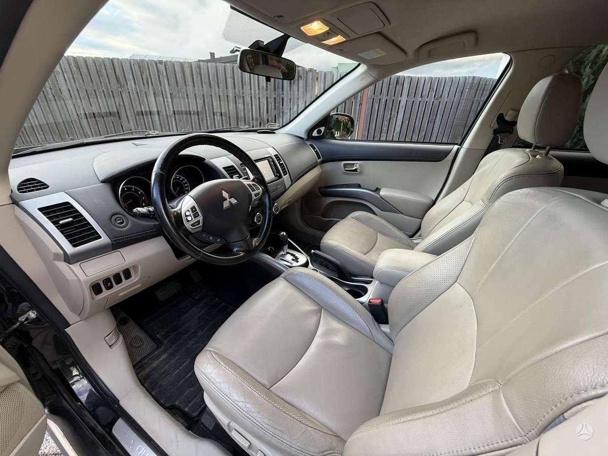 Mitsubishi Outlander 2012 — photo 5