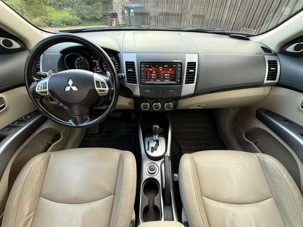 Mitsubishi Outlander 2012 — photo 6