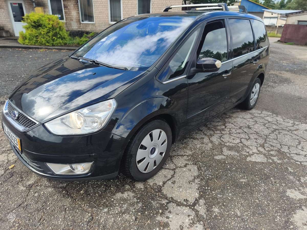 Ford Galaxy 2010 — photo 15