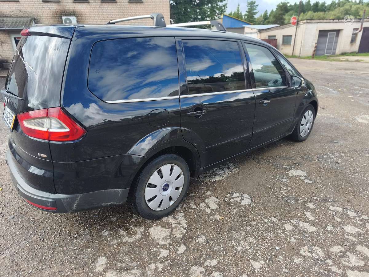 Ford Galaxy 2010 — photo 6