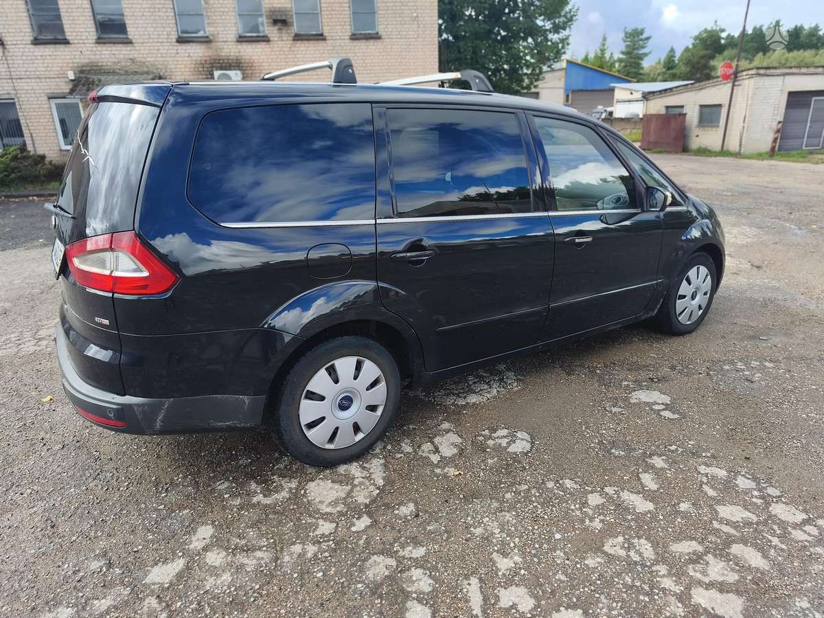 Ford Galaxy 2010 — photo 9