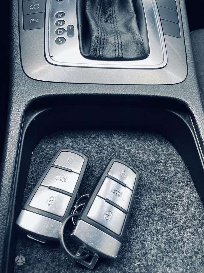 Volkswagen Passat 2010 — photo 10