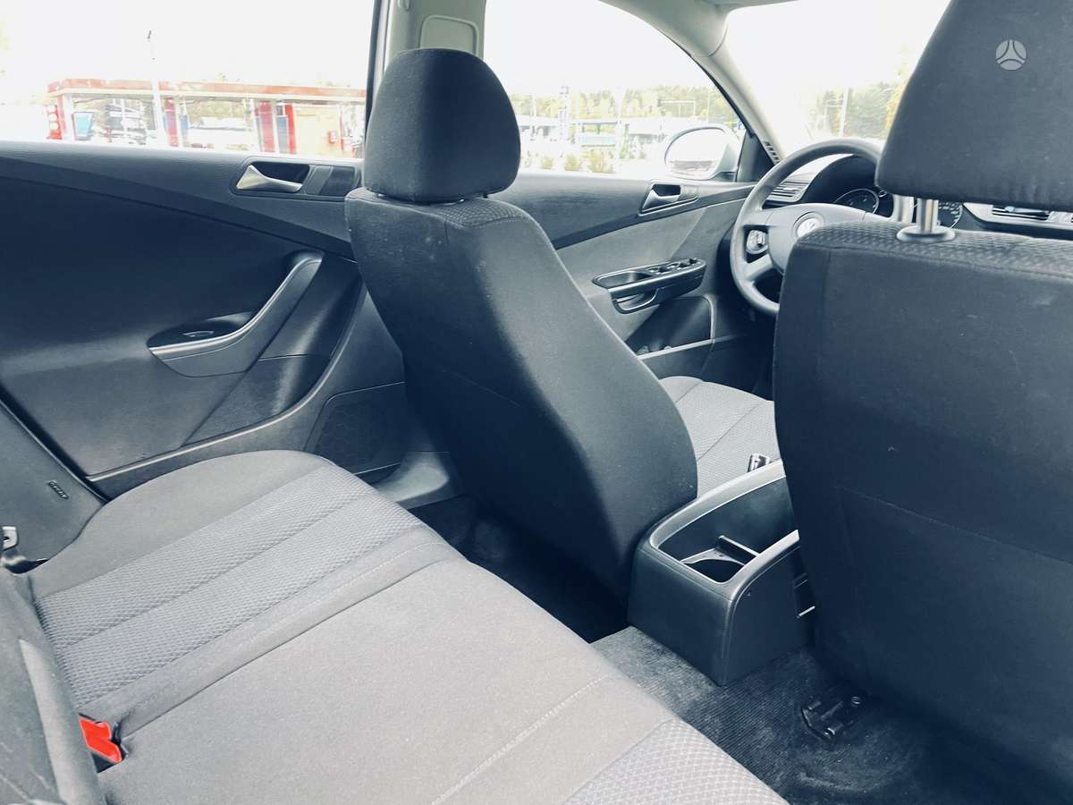 Volkswagen Passat 2010 — photo 9