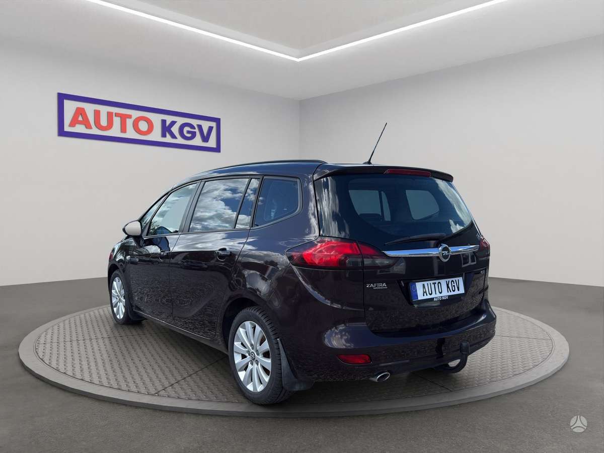 Opel Zafira 2013 — салон