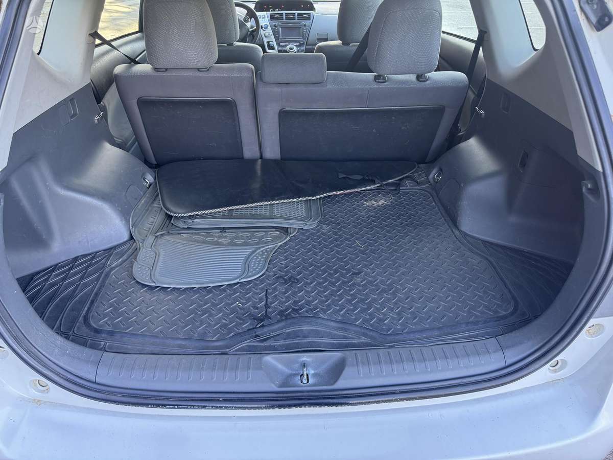 Toyota Prius+ 2014 — photo 10