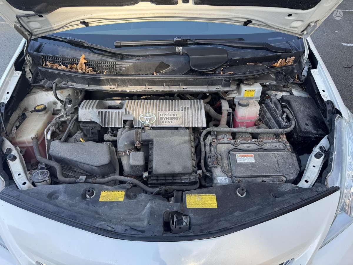 Toyota Prius+ 2014 — photo 9