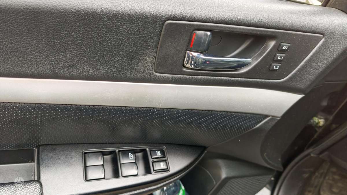Subaru Outback 2011 — фото 23