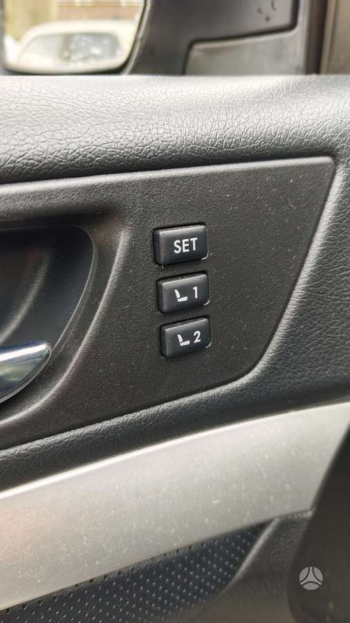 Subaru Outback 2011 — фото 24