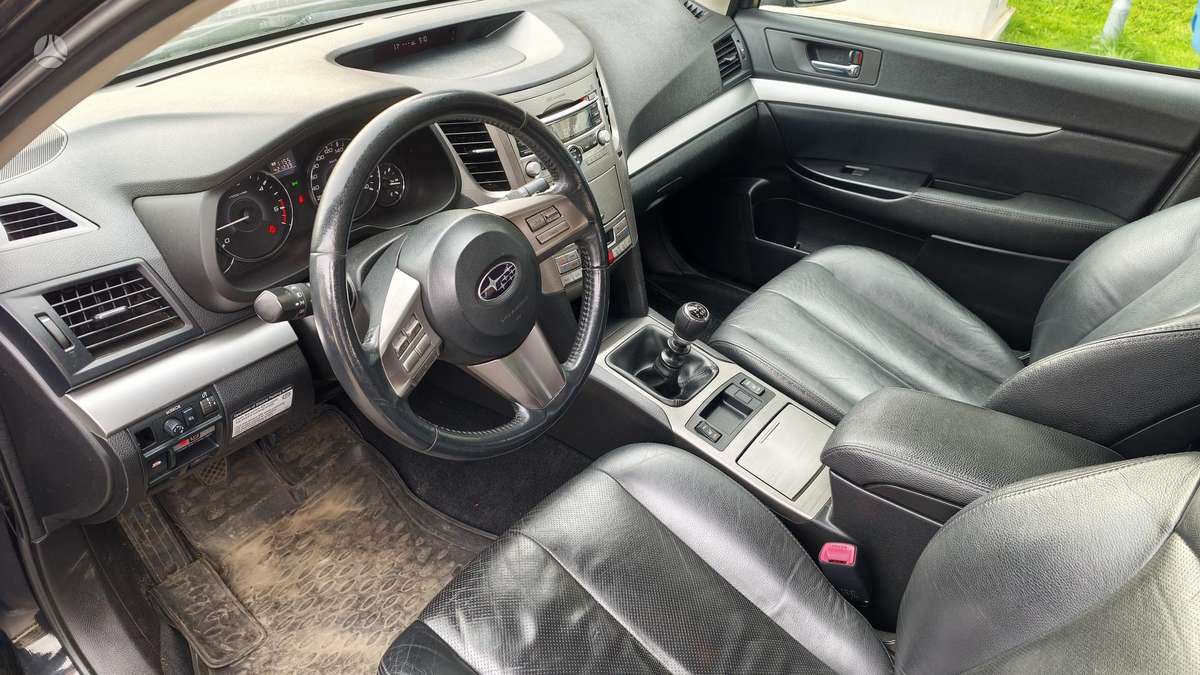 Subaru Outback 2011 — фото 26