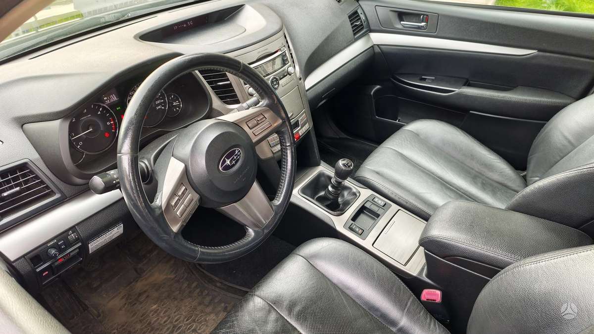 Subaru Outback 2011 — фото 28