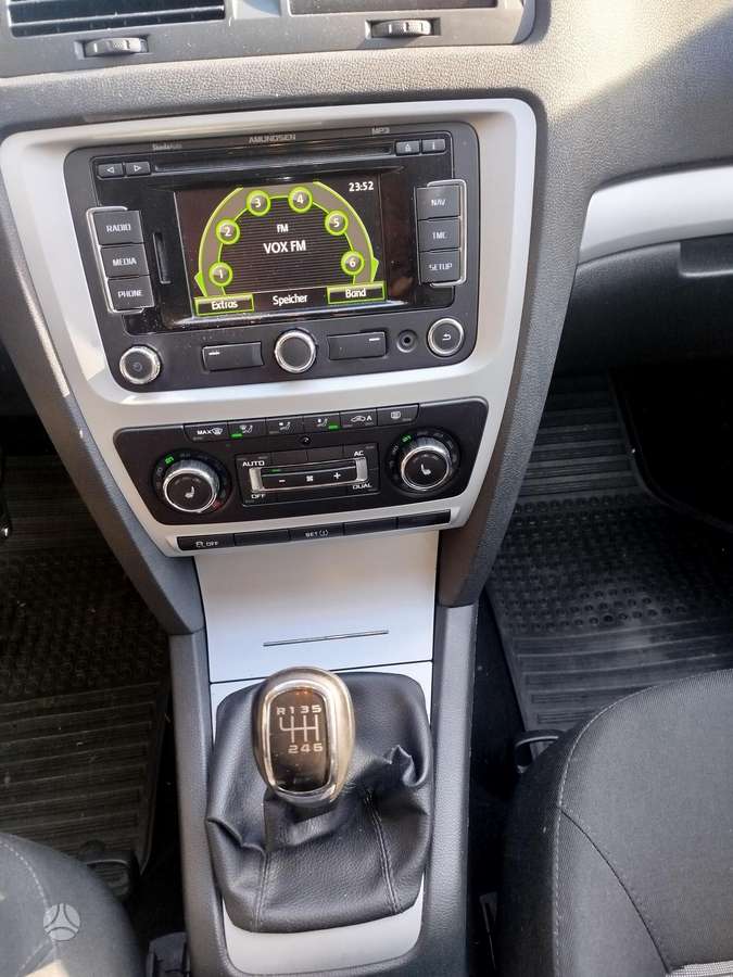 Skoda Octavia 2011 — photo 12