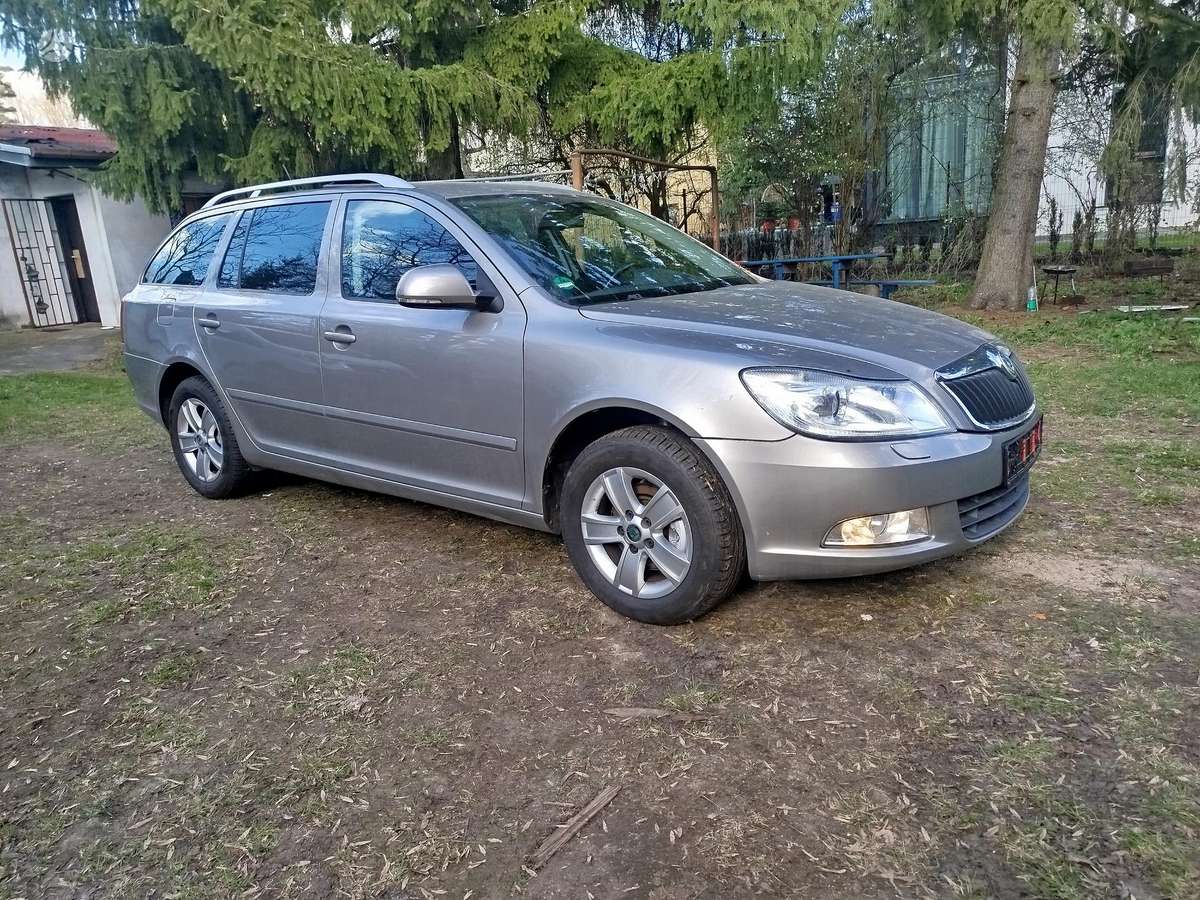 Skoda Octavia 2011 — engine 1390 cm³, 122 HP (90kW)