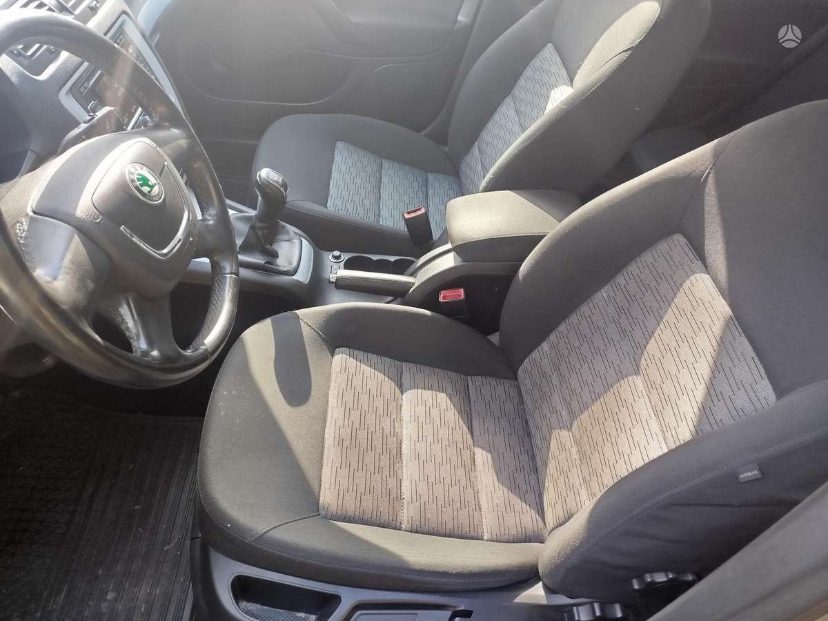 Skoda Octavia 2011 — photo 8