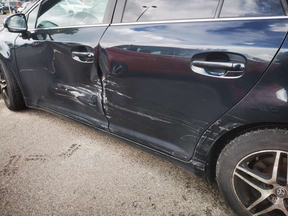 Toyota Avensis 2010 — photo 11