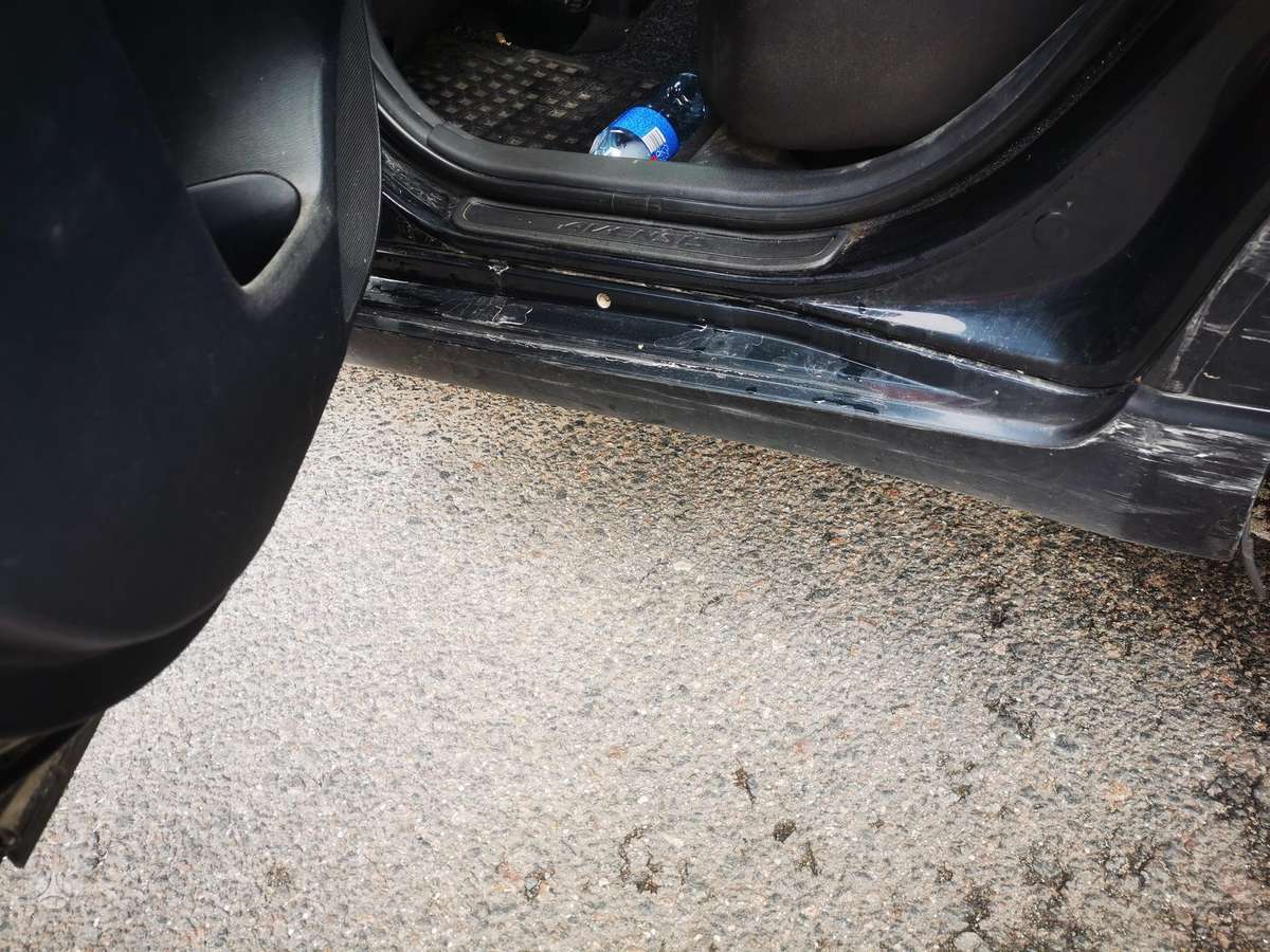 Toyota Avensis 2010 — photo 13