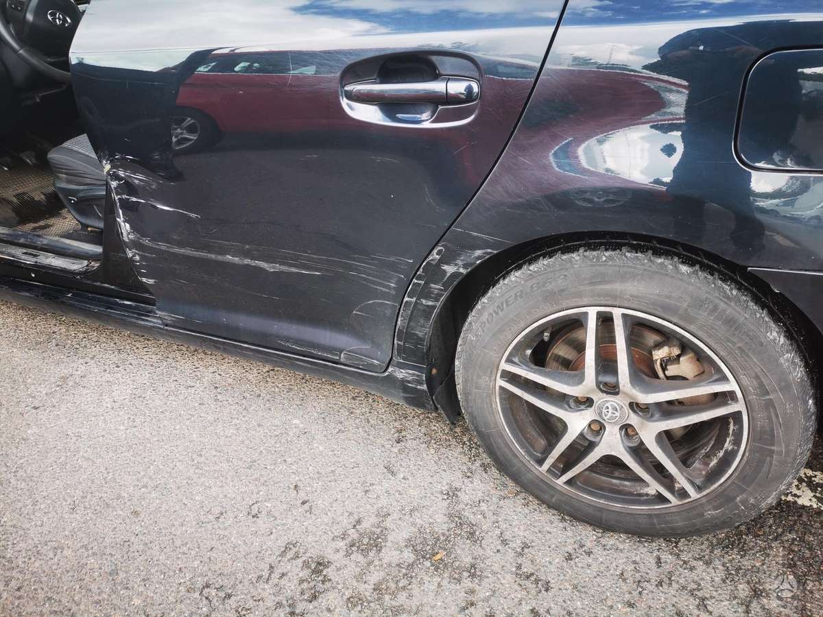 Toyota Avensis 2010 — photo 14