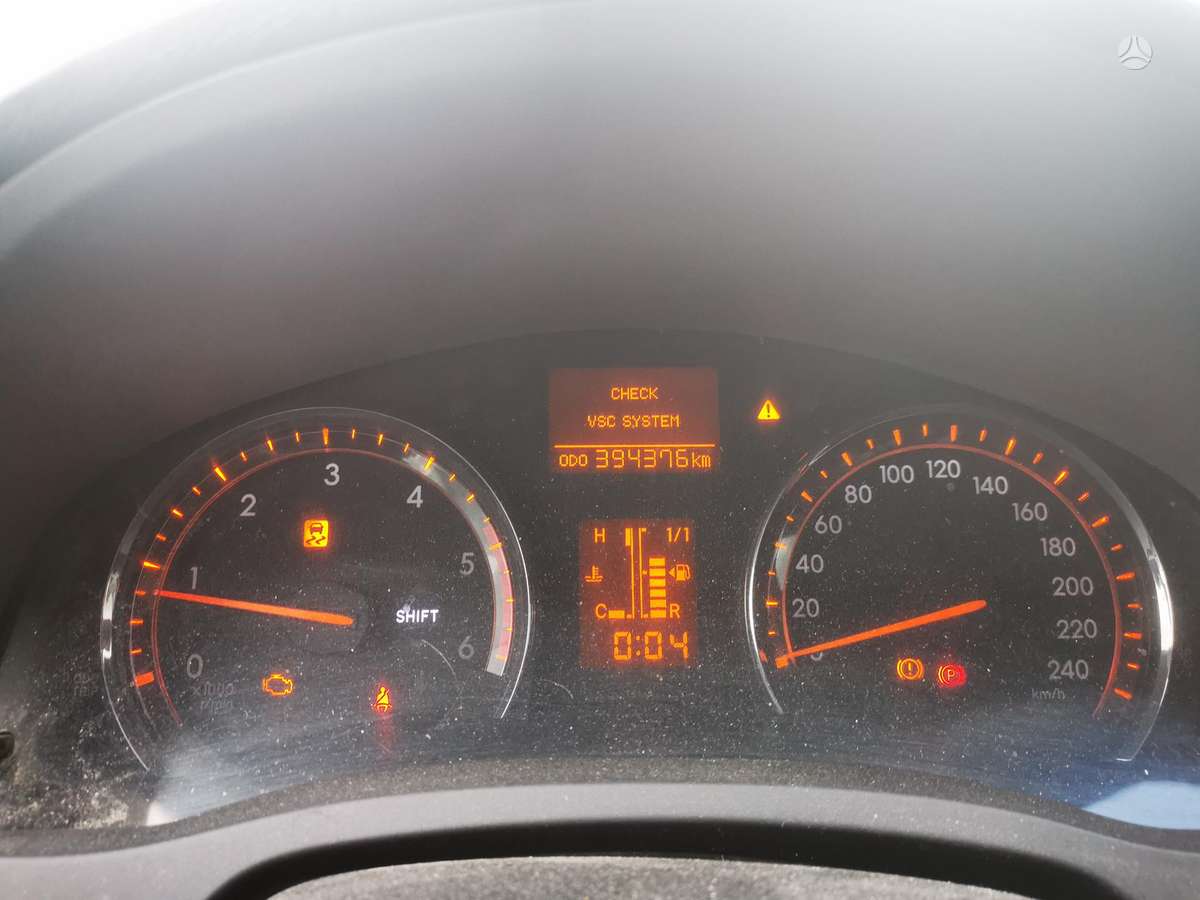 Toyota Avensis 2010 — photo 18