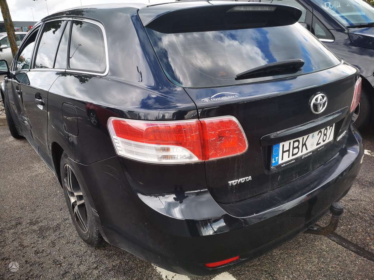 Toyota Avensis 2010 — photo 21
