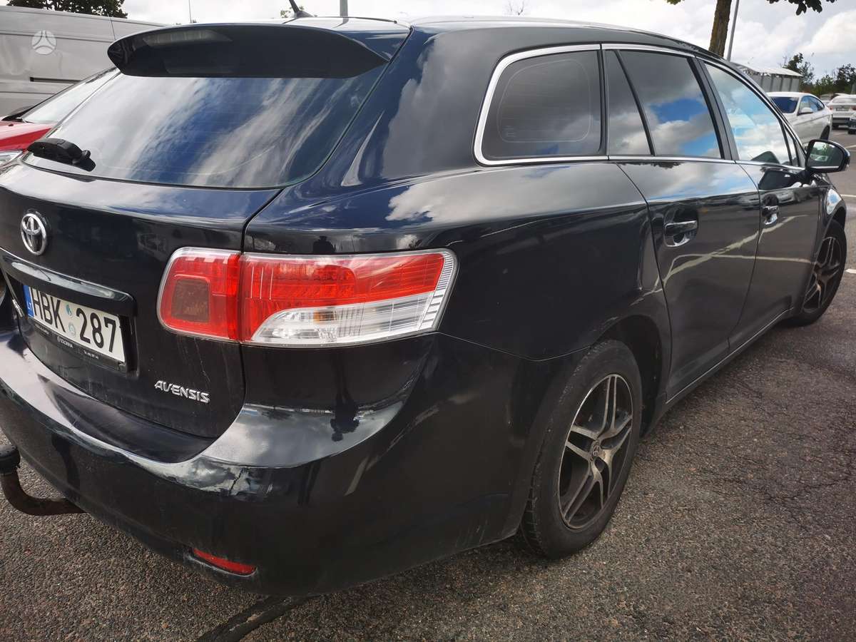 Toyota Avensis 2010 — photo 7