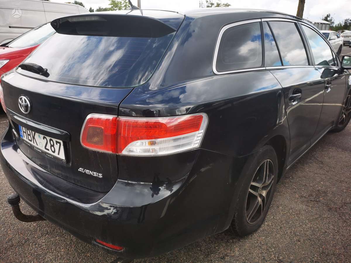 Toyota Avensis 2010 — photo 9