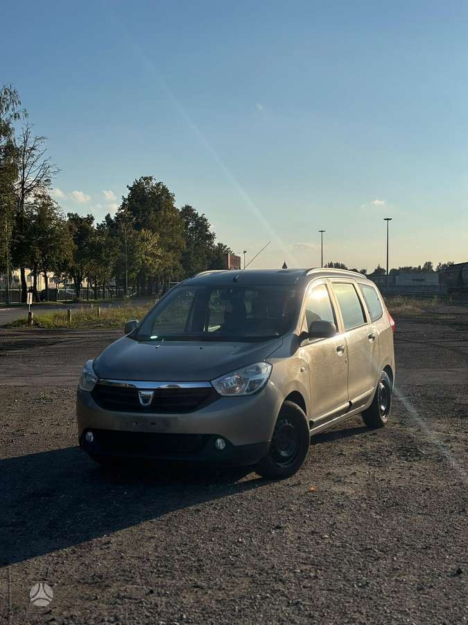 Dacia Lodgy 2014 — вигляд ззаду
