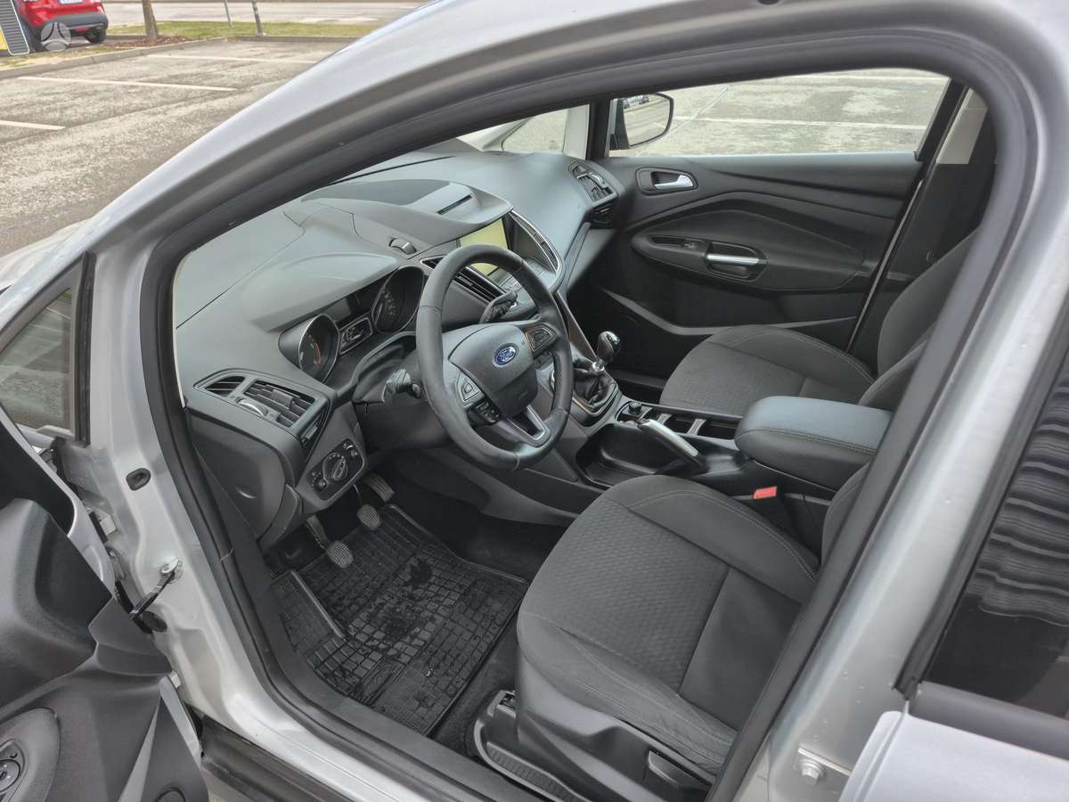Ford C-MAX 2015 — photo 9