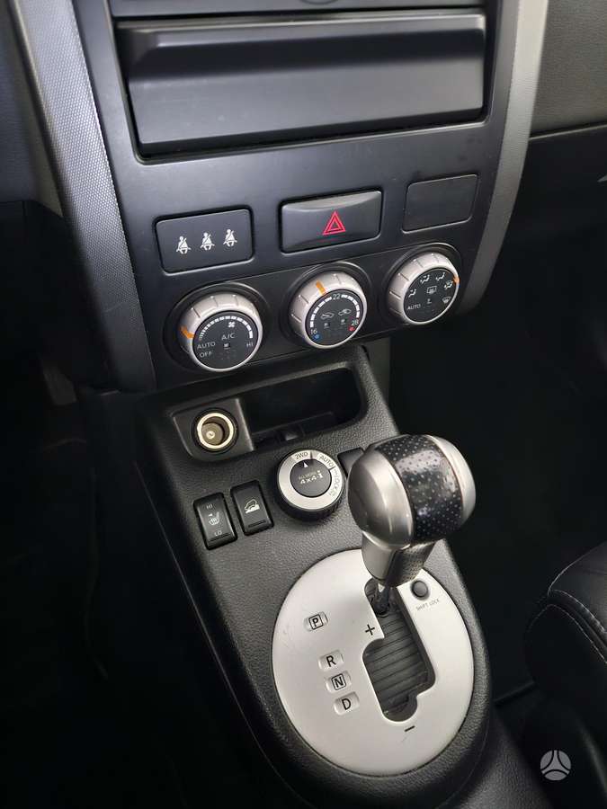Nissan X-Trail 2010 — photo 11