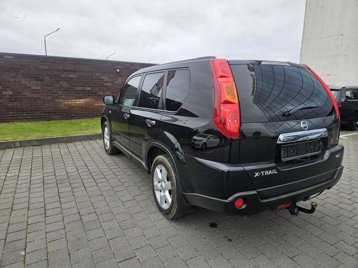 Nissan X-Trail 2010 — engine 1995 cm³, 150 HP (110kW)