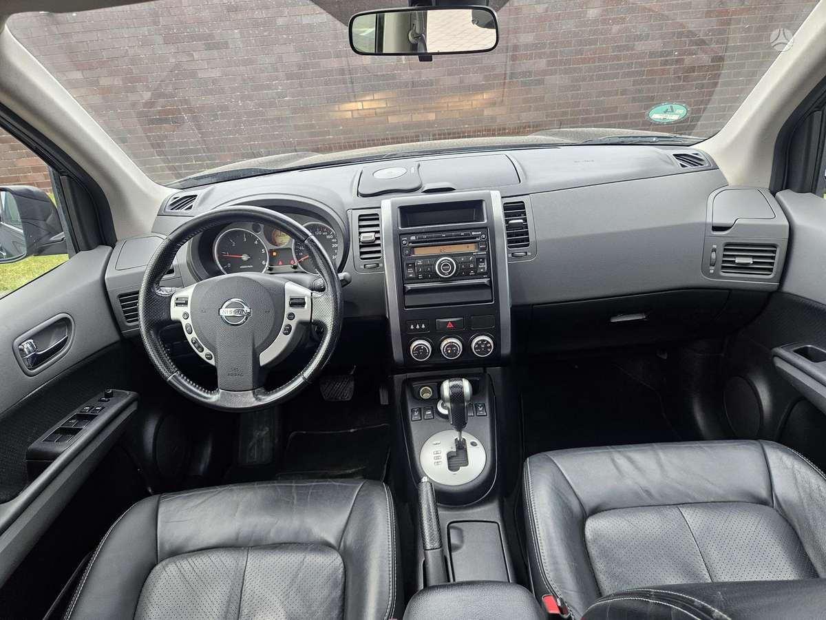 Nissan X-Trail 2010 — photo 8
