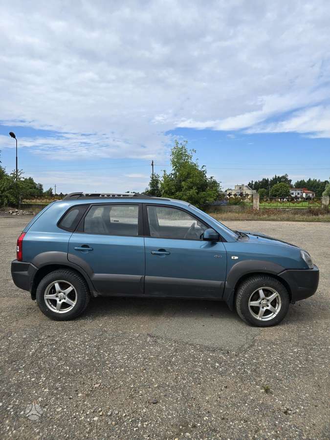 Hyundai Tucson 2005 — engine 2656 cm³, 173 HP (127kW)