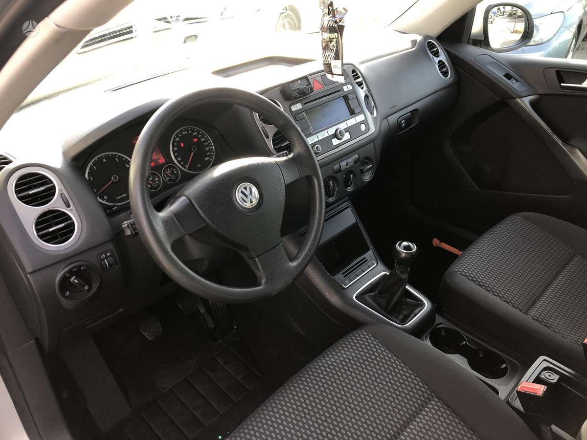 Volkswagen Tiguan 2009 — photo 10
