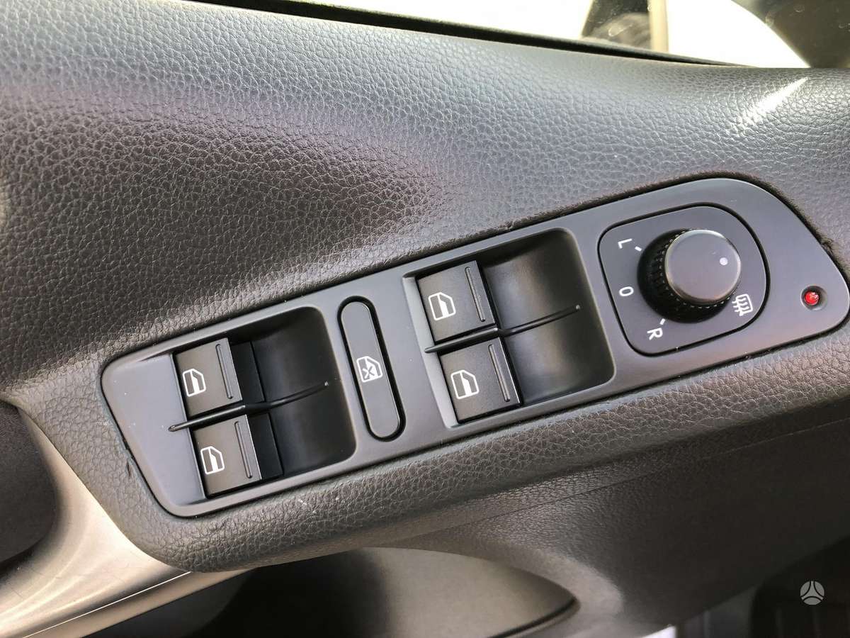 Volkswagen Tiguan 2009 — photo 11