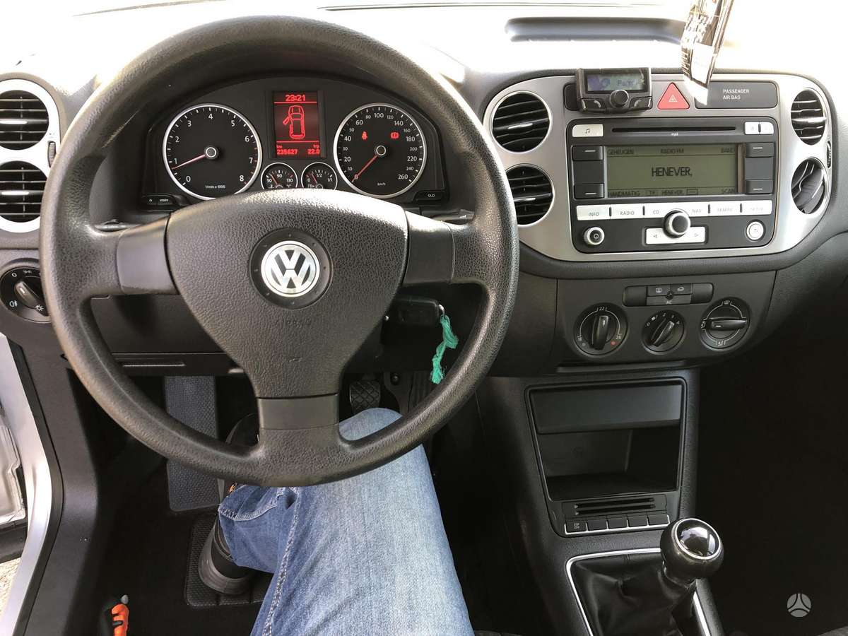 Volkswagen Tiguan 2009 — photo 13